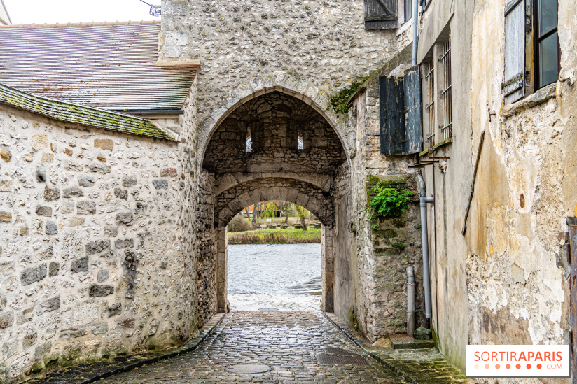 Moret-sur-Loing - citée médiévale - plus beaux détours de France