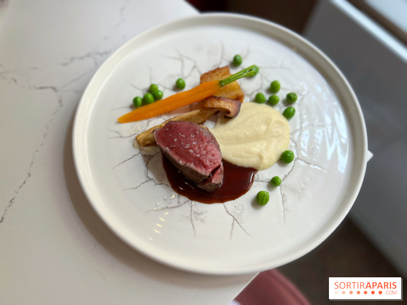 Akabeko - Bœuf charolais