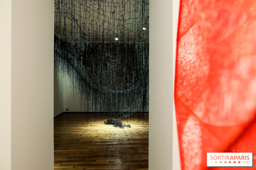 Expo Memory Under The Skin de Chiharu Shiota à Paris, nos photos