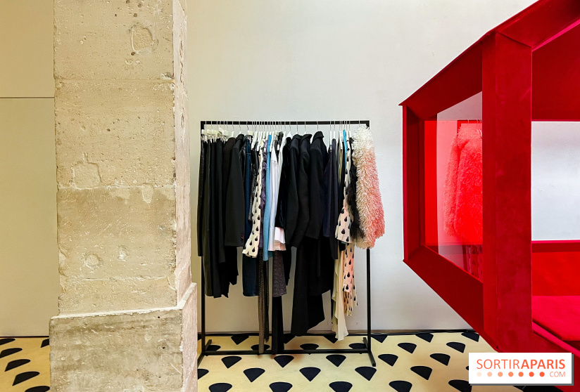 Le pop-up store évènement de H&M Studio dans une galerie d'art - Paris Fashion Week