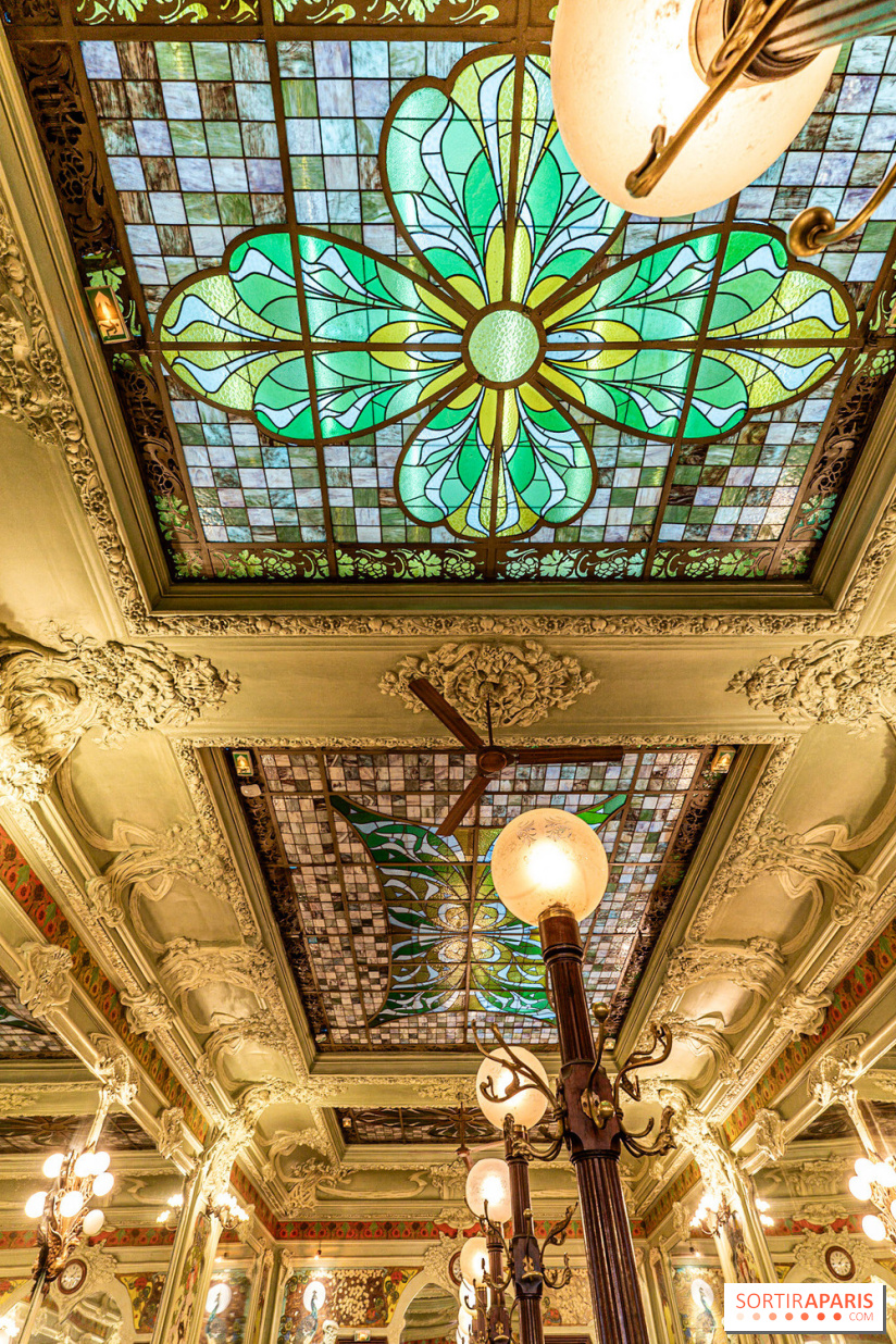 Le Bouillon Julien, la brasserie au sublime décor art nouveau, son menu et ses plats