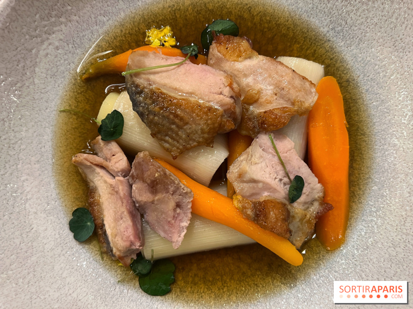 Ma Dame, le restaurant de l'hôtel Marignan Champs-Elysées - Pot-au-feu de pintade poireaux
