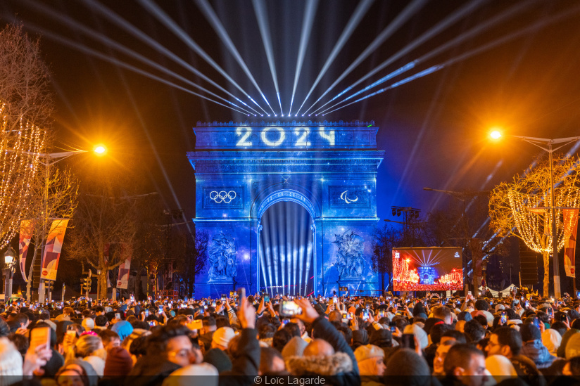 Spectacle du Nouvel An sur l'Arc de Triomphe des Champs-Elysées 2024 - 3R2A3649 2