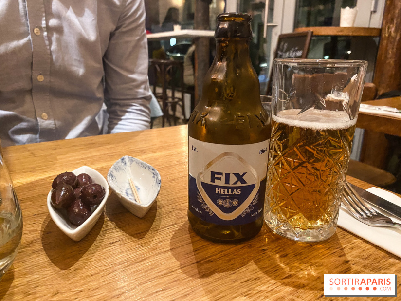 Etsi, la taverne grecque parisienne à découvrir dans le 18e