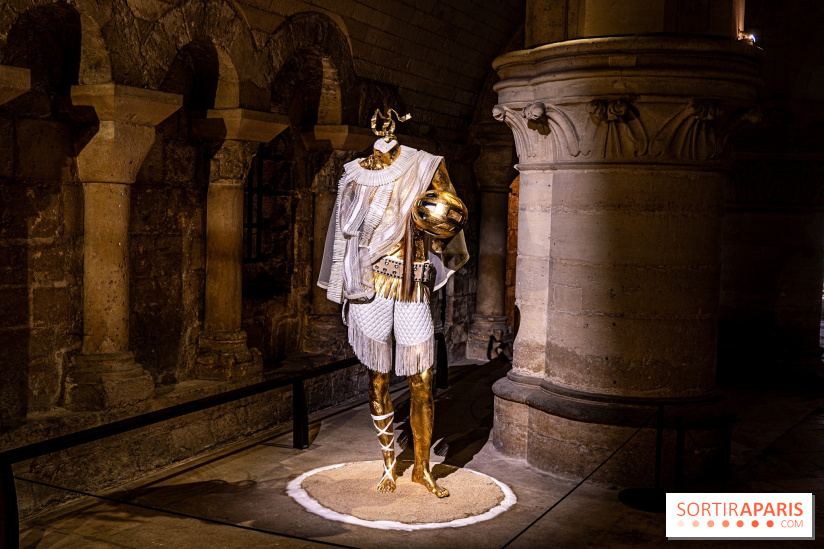 La Trêve la Basilique Saint-Denis, l'exposition costumes et photos de Sophie Comtet Kouyaté en mode jeux Olympique en Grèce Antique - A7C0648 HDR