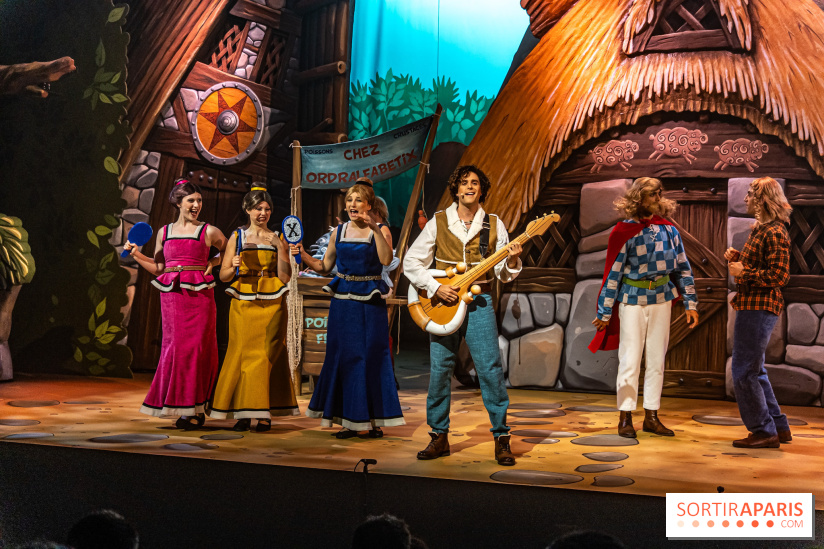 Parc Astérix : inauguration de la Tour Numérobis avec Jamel Debbouze  -  Comédie musicale : C'est du délire