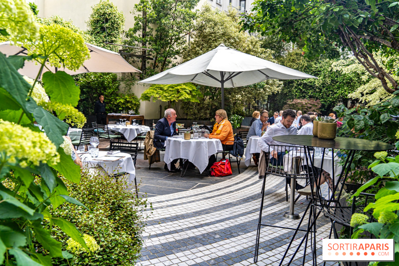 La terrasse du Jardin Privé à Châtelet Les Halles en mode barbecue