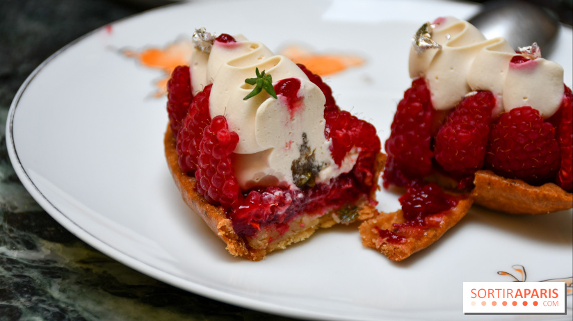 Comestibles comptoir gourmand et terrasse confidentielle par Paul Pairet à l'Hôtel de Crillon