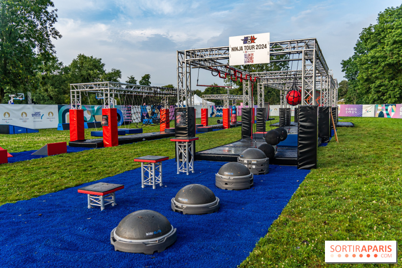 La Fan zone de Saint-Quentin en Yveli!nes, soirée Ofenbach et drones -  A7C0321