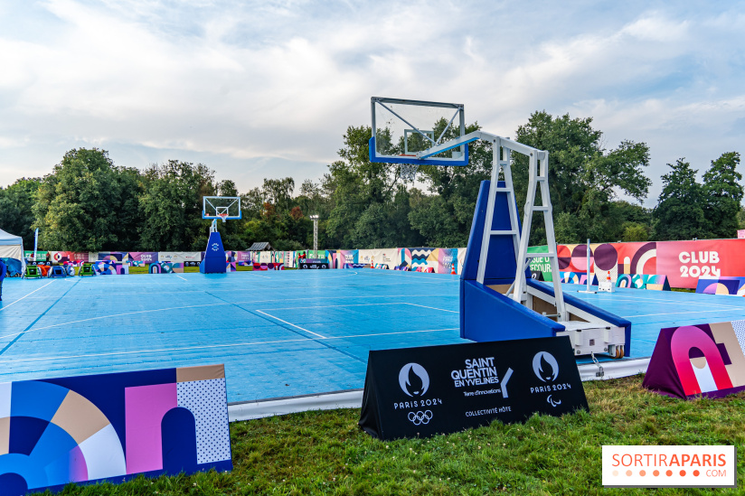 La Fan zone de Saint-Quentin en Yveli!nes, soirée Ofenbach et drones -  A7C0331