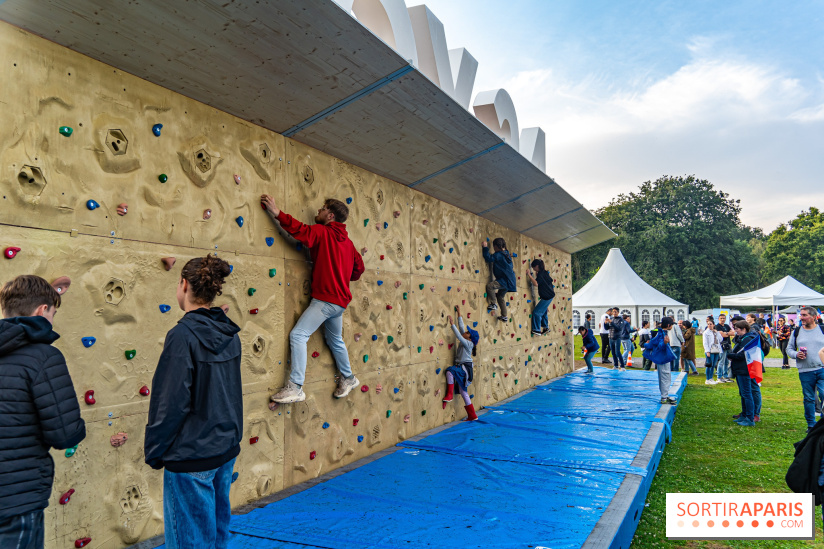 La Fan zone de Saint-Quentin en Yveli!nes, soirée Ofenbach et drones -  A7C0342