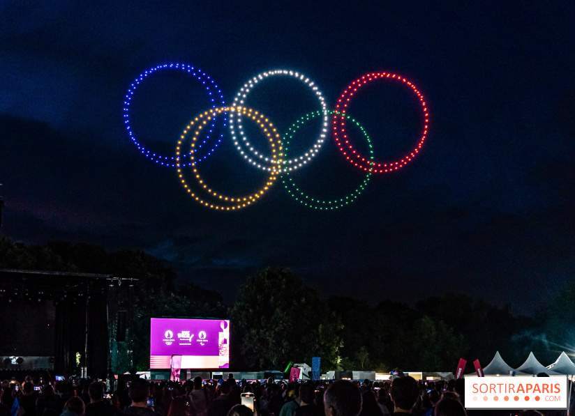 La Fan zone de Saint-Quentin en Yveli!nes, soirée Ofenbach et drones -  A7C0503