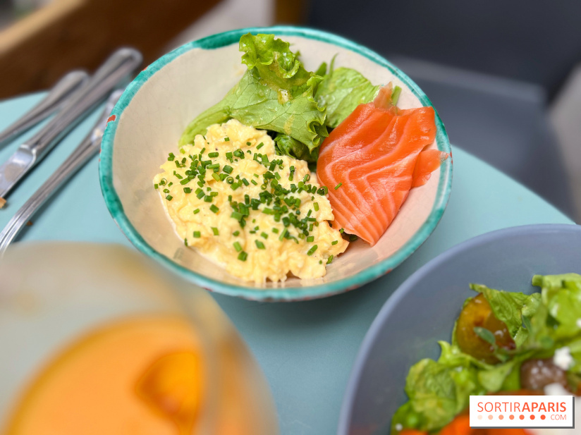 Café Mirabelle - Oeufs brouillées saumon