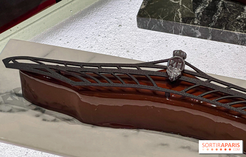 La Bûche de Noël 2024 du Royal Monceau Raffles Paris par Yazid Ichemrahen et Alexandre Favre