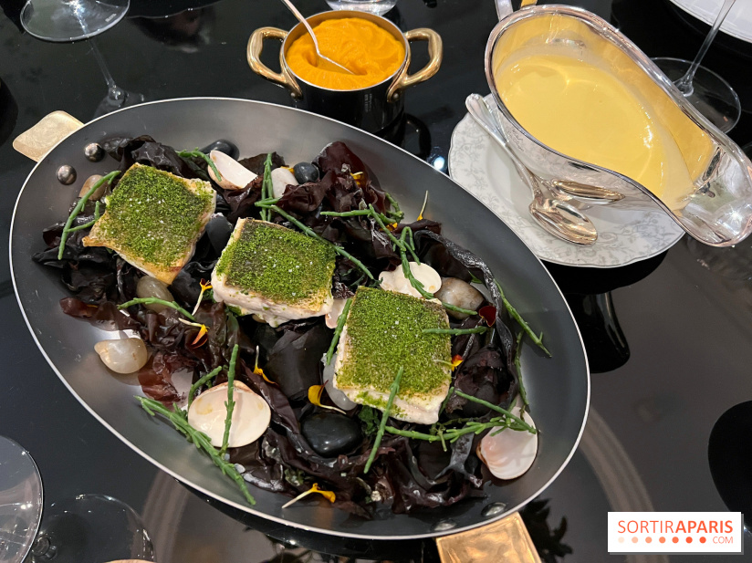 Le Grand Diner, Hôtel San Régis - Loup de mer en persillade