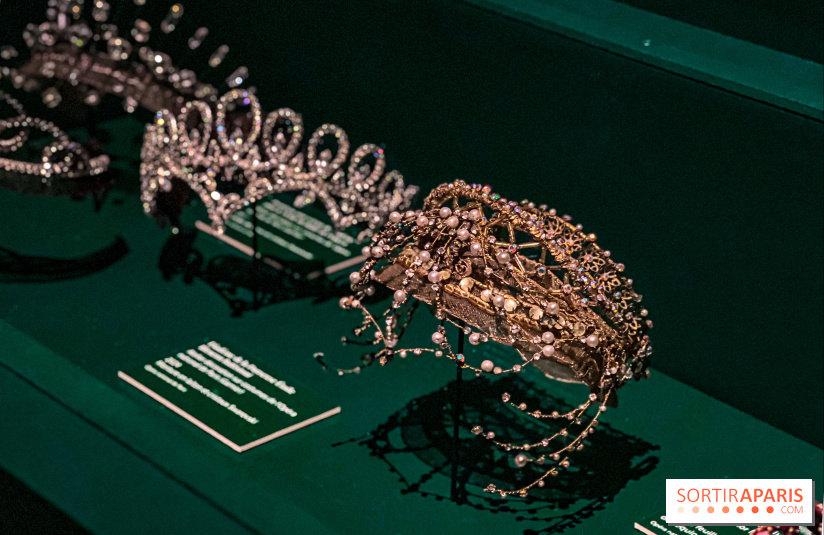 Bijoux de scène de l'Opéra de Paris : l'exposition de parures merveilleuses au Palais Garnier - IMG 2554 jpg