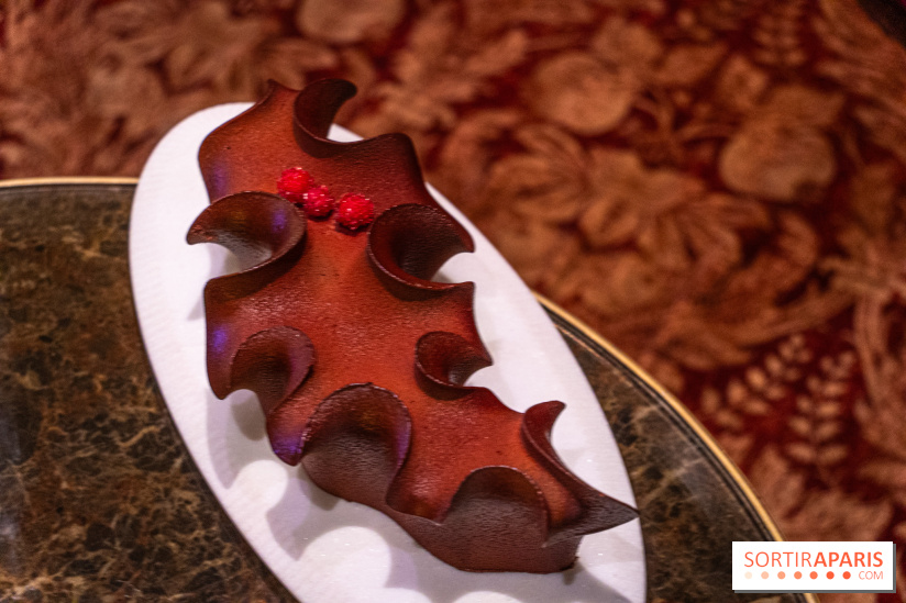 Le salon de thé de Noël du George V pour une pause gourmande - les photos - bûche de Noël