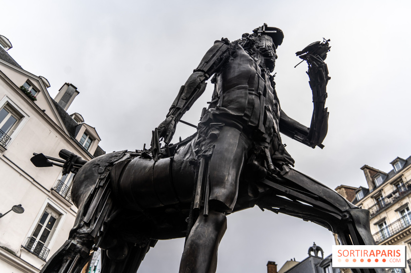 Le Centaure de César à Paris et sa statue de la Liberté miniature -  A7C0239