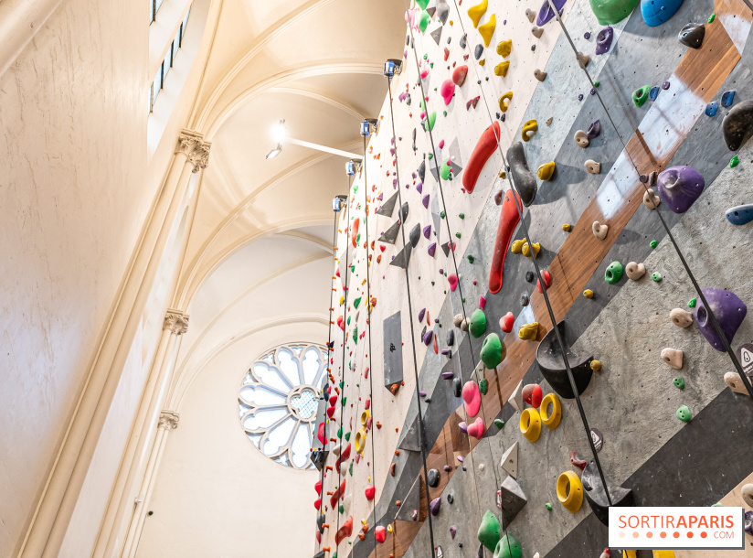 Climbing District Sèvres-Lecourbe, la salle d'escalade dans l'ancienne église Sainte-Rita dans le 15e