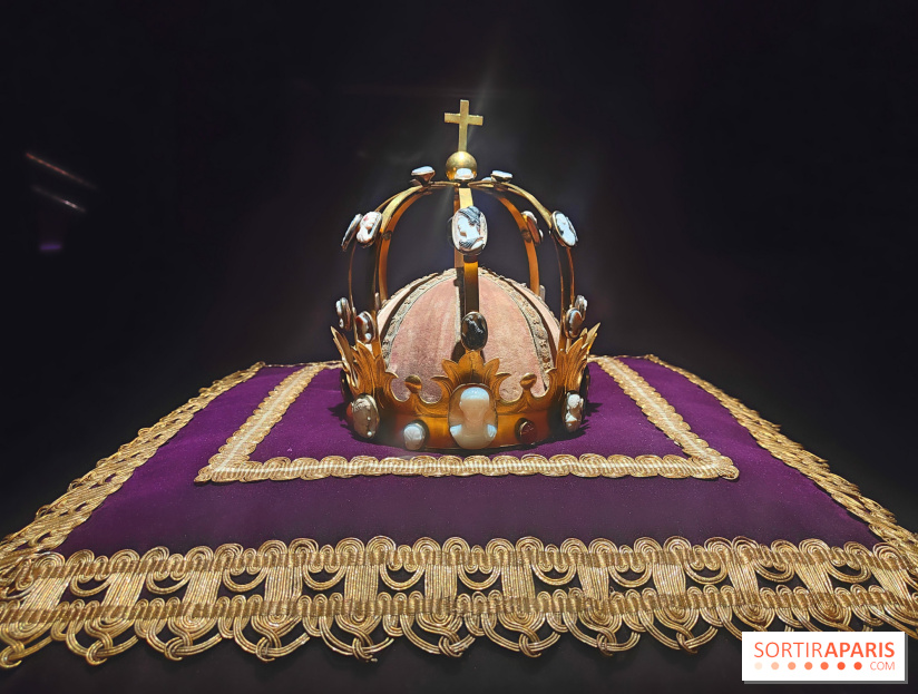 Le Dernier sacre : l'exposition immersive dans les coulisses d'un couronnement au Mobilier national  - fotor 1744999603649