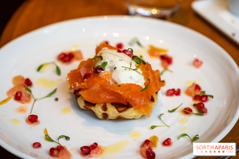 Le brunch de Pierre Hermé à Beaupassage  - Gaufre salée, saumon fumé,   crémeux acidulé, grenade 