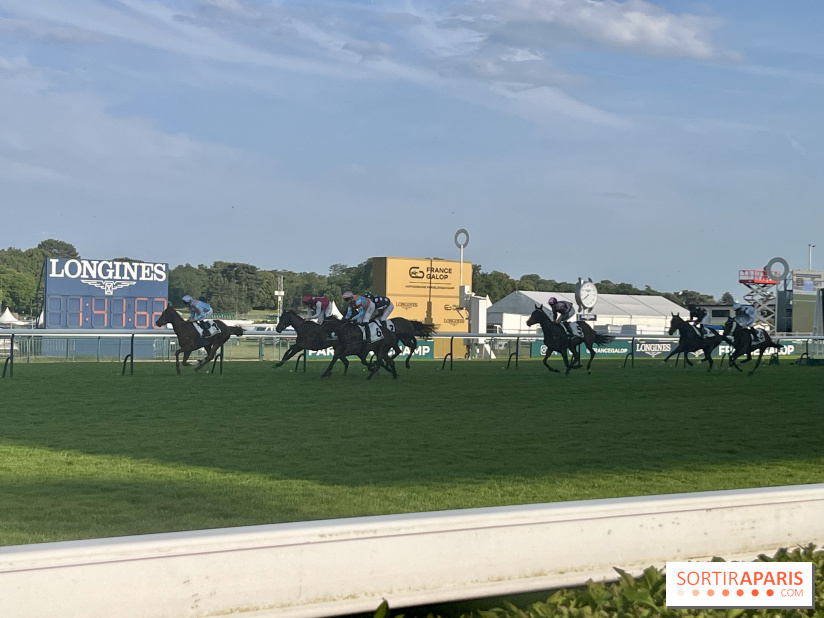Jeuxdi by Longchamp - course hippique