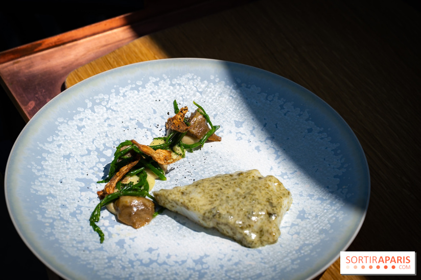 Restaurant Papylles à Bois-le-Roi - les photos - Saint-Pierre de nos côtes Glacé aux algues, artichauts poivrades, pâte de citron