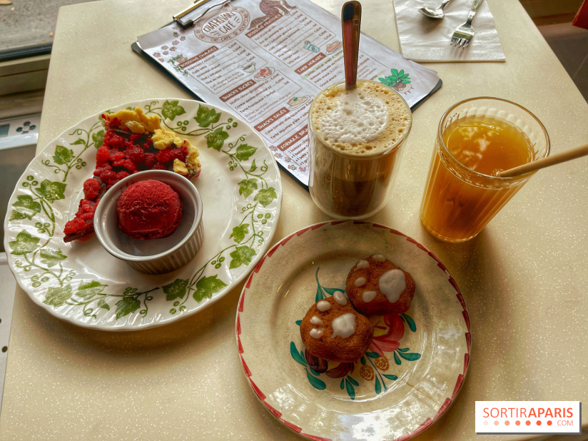 Chat-Rivari Café