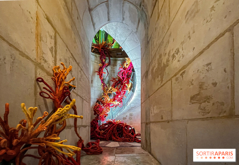 Paris Design Week 2025: une œuvre textile s'invite dans la Colonne de Juillet, place de la Bastille - IMG 7328 jpg