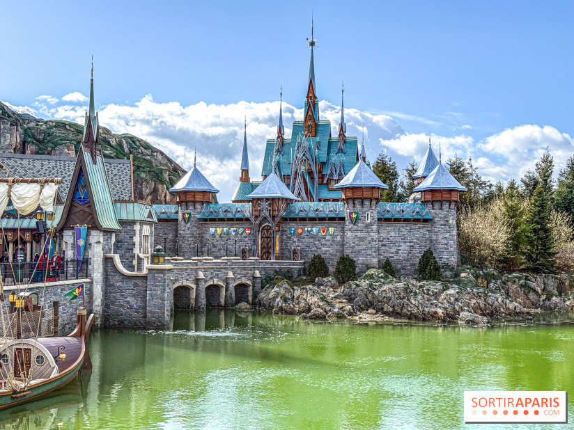 World of Frozen - chateau