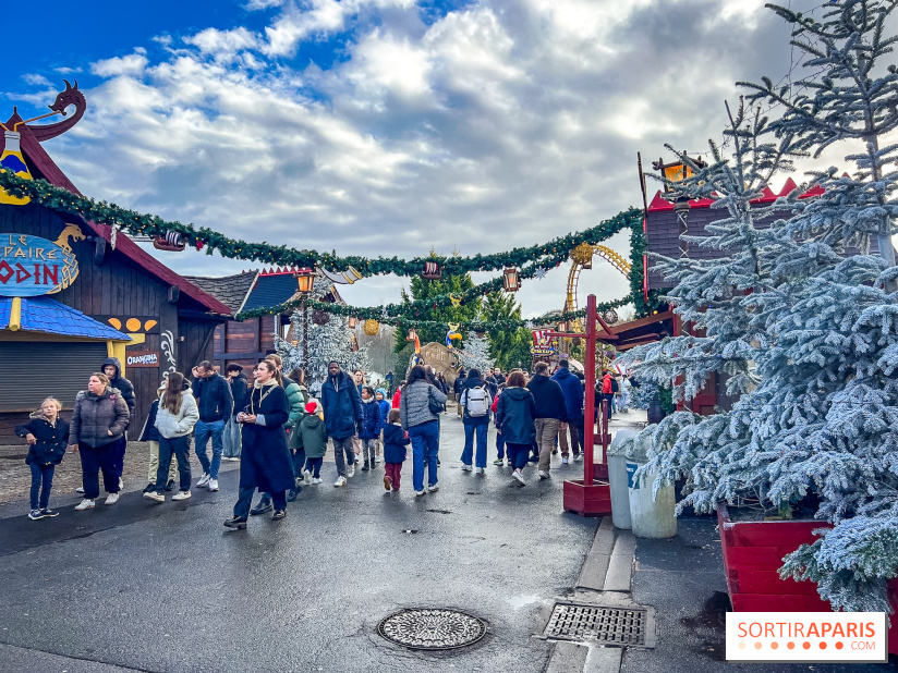 Noël au Parc Astérix 2025, patinoire et marché de Noël  - IMG 7395