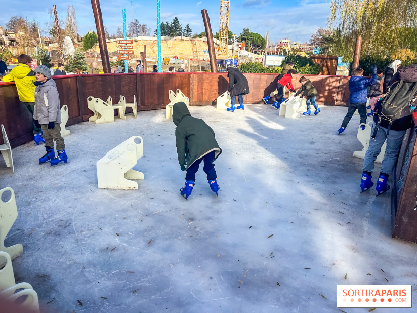 Noël au Parc Astérix 2025, patinoire et marché de Noël  - IMG 7526
