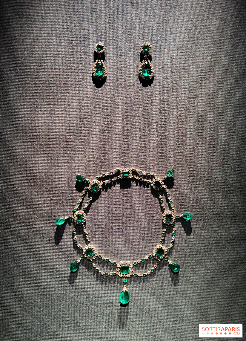 Joyaux dynastiques : une exposition qui brille de mille feux à l'Hôtel de la Marine à Paris - fotor 1765278725198