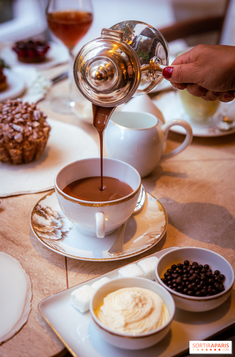 Le tea time de Noël du George V 2025, les photos