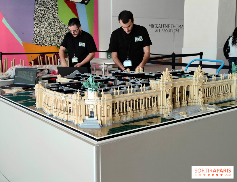 Insolite : assistez au montage en live d'une maquette LEGO du Grand Palais