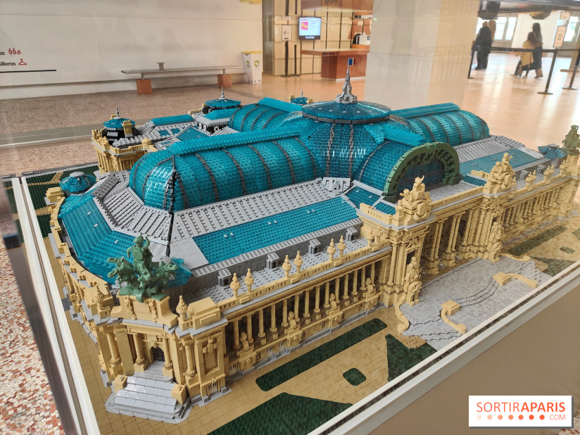 Insolite : assistez au montage en live d'une maquette LEGO du Grand Palais
