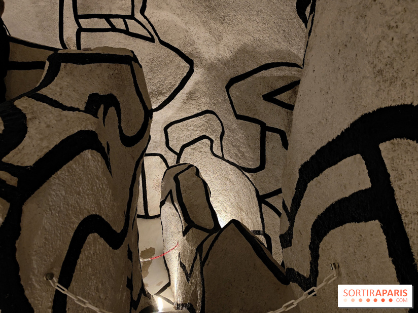 La Tour aux Figures de Jean Dubuffet - Hauts-de-Seine