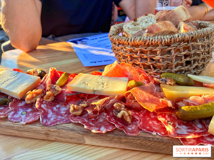 Une péniche-guinguette dédiée à l'apéro sur les quais de Seine  - IMG 4876