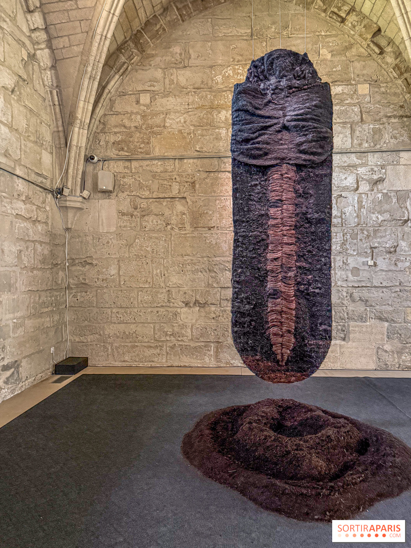 Inkarna : l’exposition de Yosra Mojtahedi à l’Abbaye de Maubuisson