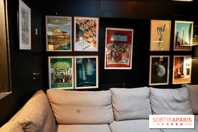 Sparkling VR - espace lounge et mur d’affiches