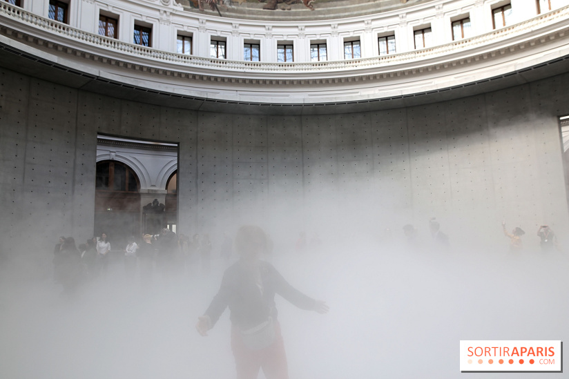Fujiko Nakaya : nos photos de sa sculpture de brouillard à voir à la Bourse de Commerce