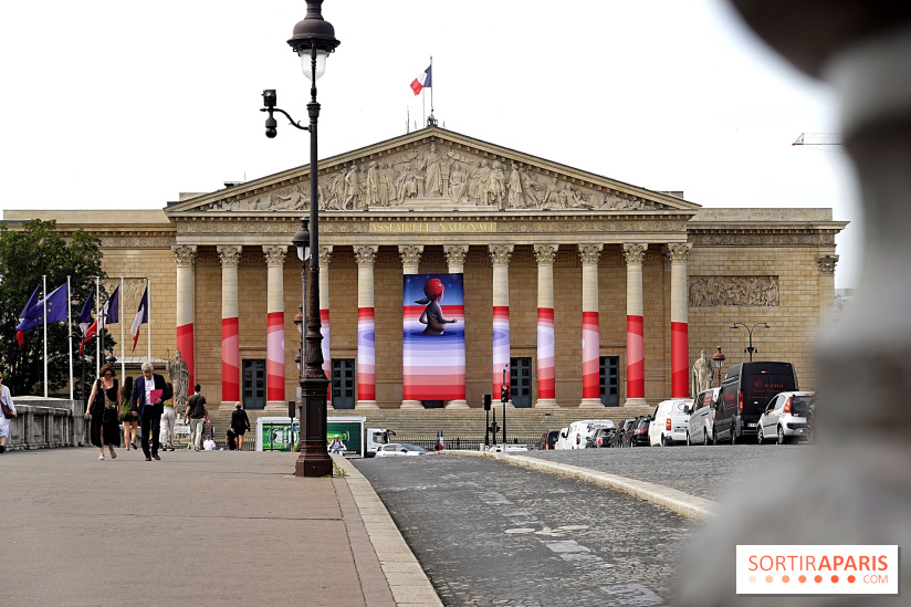 Seth habille la colonnade de l’Assemblée nationale - nos photos