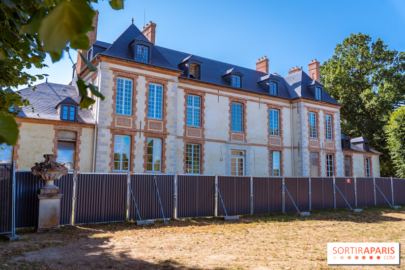 Le château de Plaisir dans les Yvelines se transforme en conservatoire - photos - façade extérieure