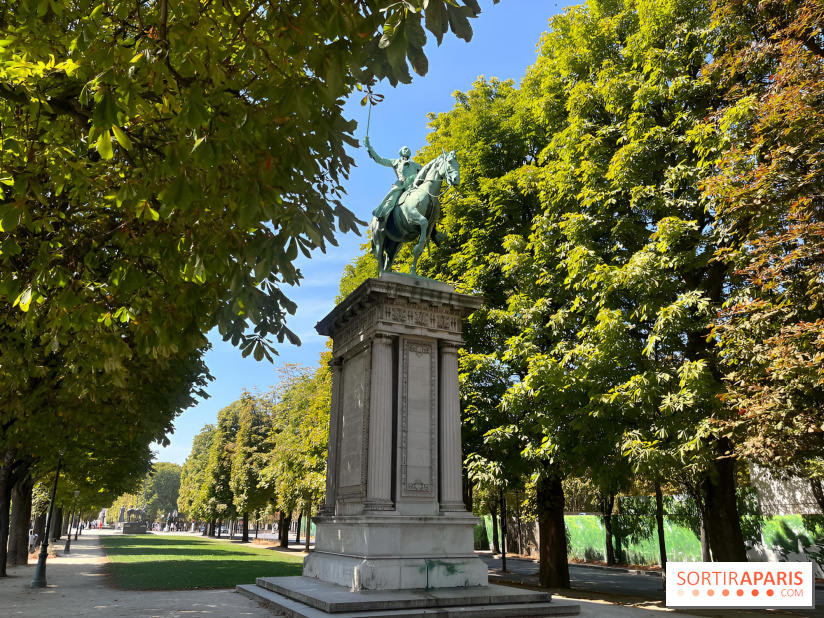 La promenade du Cours de la Reine, une ancienne promenade royale le long des quais de Seine