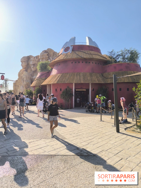 Bâtiment de la zone Naruto au Parc Spirou