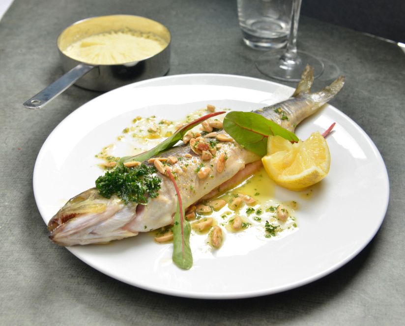 Carte éphémère "Lacs et rivières" dans les Brasseries Flo