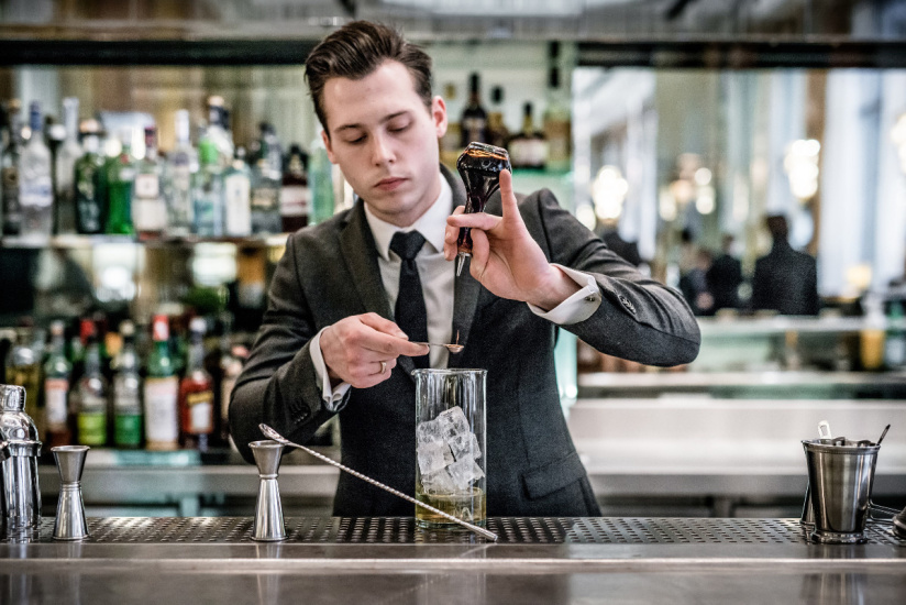 Le bar à cocktails du Prince de Galles, Les Heures, se réinvente