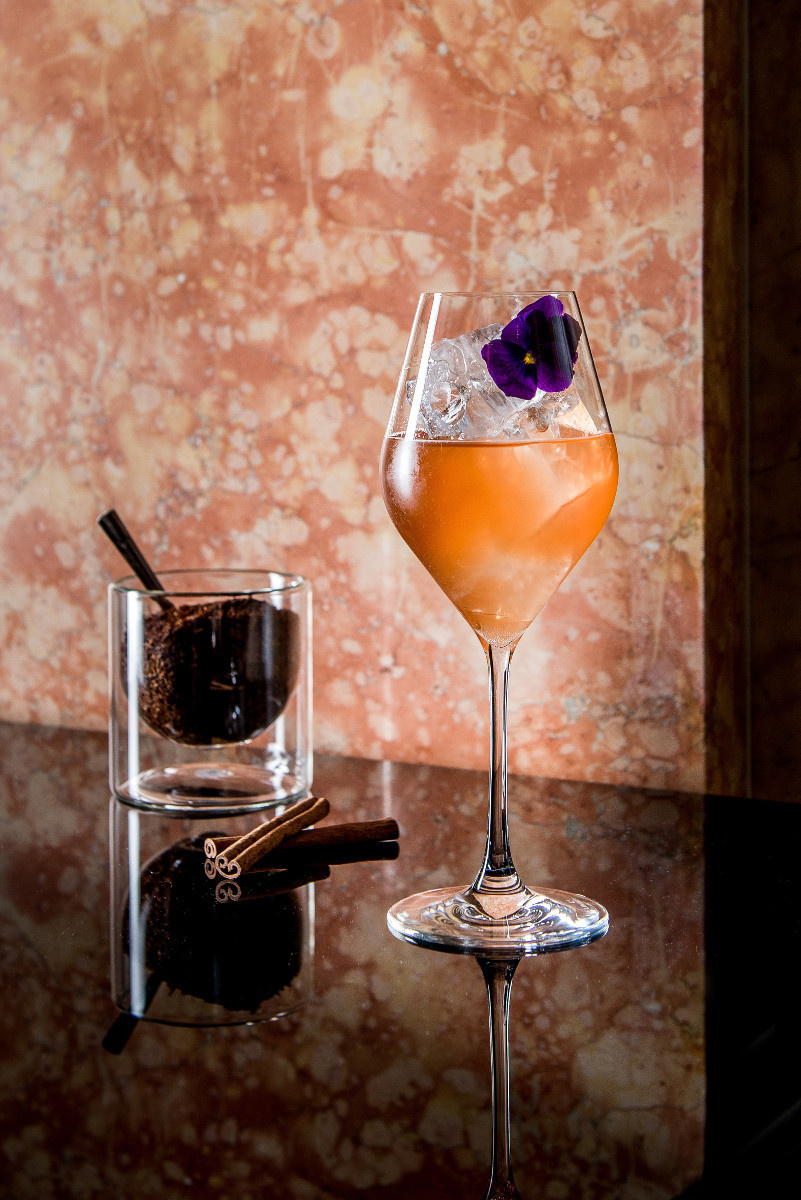 Le bar à cocktails du Prince de Galles, Les Heures, se réinvente