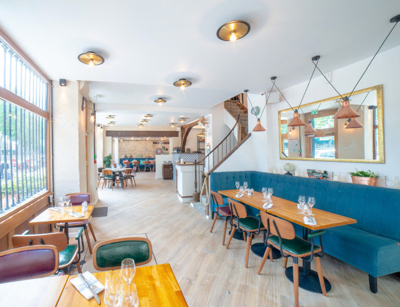 La Bouteille d'or : institution modernisée face à Notre Dame