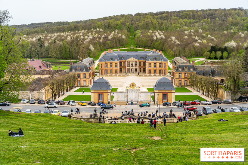 Où pique-niquer dans les Yvelines, les meilleurs bons plans aux superbes vues - butte devant château de Dampierre